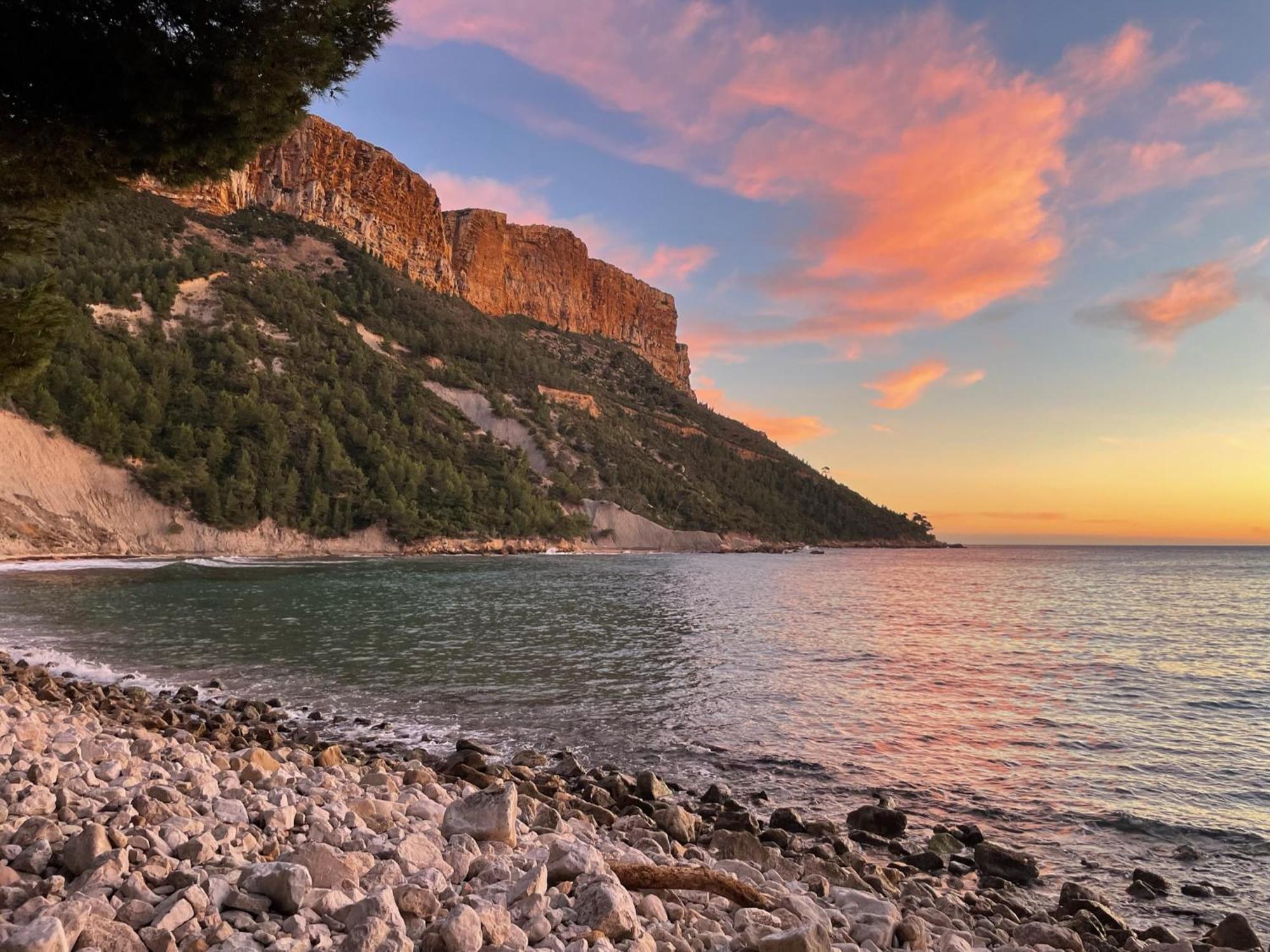 Un Balcon, Au Coeur Du Village Cassis Luaran gambar